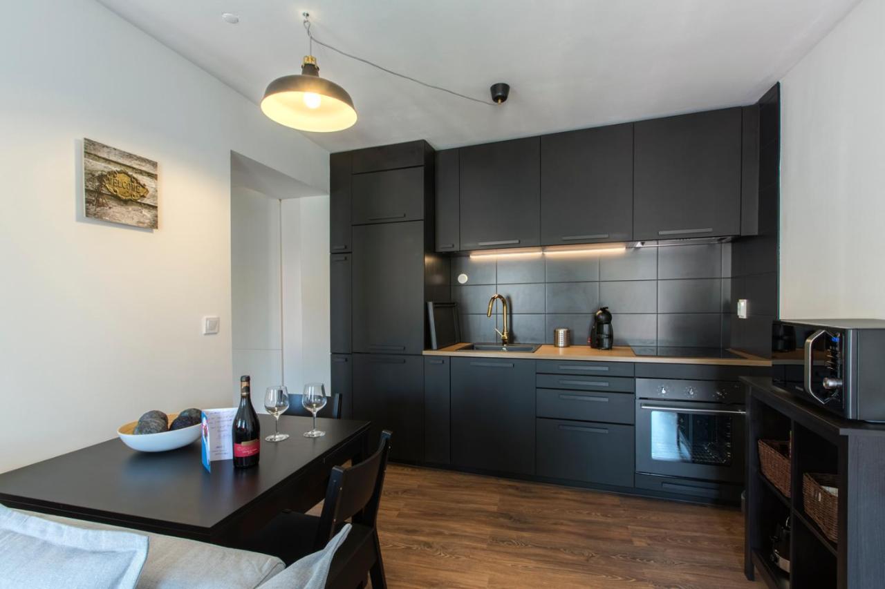 Amazing Downtown Apt With Small Balcony With View Over The Castle Lisboa Exterior foto